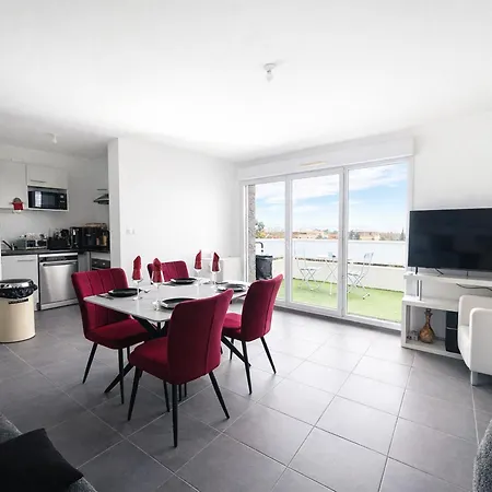 Apartmán : 4 Pers Avec Terrasse, Parking Et Wifi - Fr-1-309-555