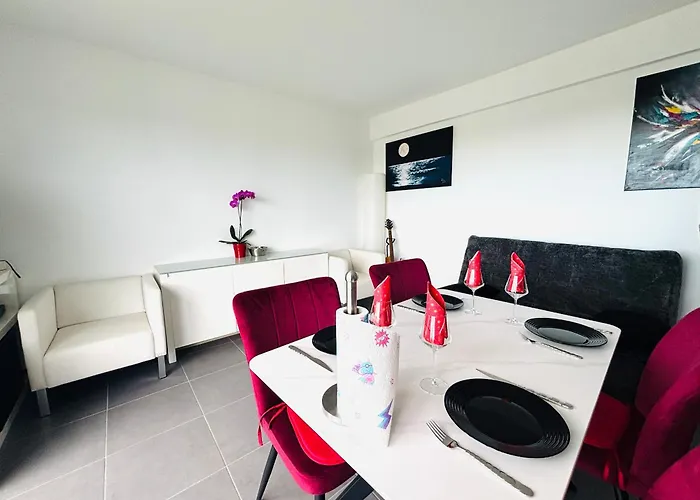 : 4 Pers Avec Terrasse, Parking Et Wifi - Fr-1-309-555 Apartment